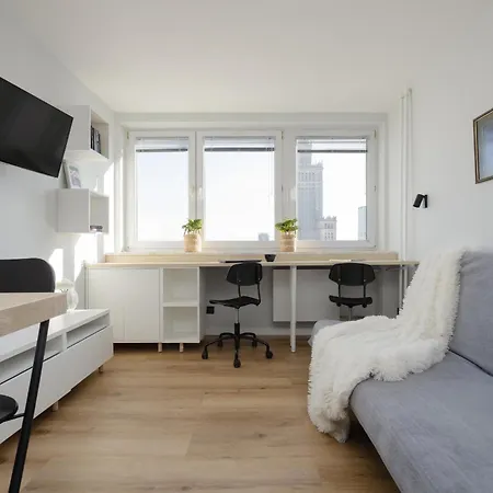 Pretty In Centre By Renters Apartment